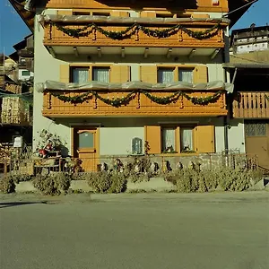 https://villa-lory-san-pietro-di-cadore.hotelinveneto.com